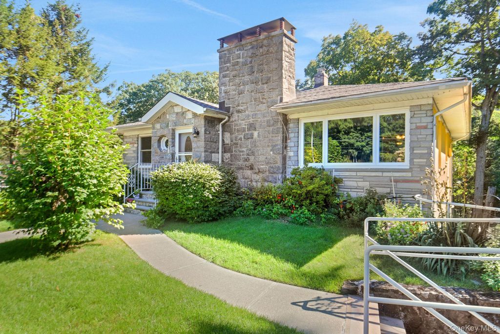 6 Arbutus Street, Putnam Valley, NY 10579 — photo 2