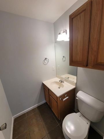 816 N Throckmorton Street, Sherman, TX 75090