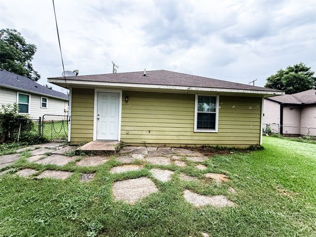 816 N Throckmorton Street, Sherman, TX 75090