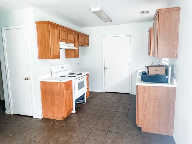 816 N Throckmorton Street, Sherman, TX 75090