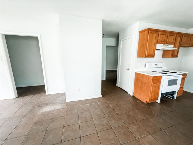 816 N Throckmorton Street, Sherman, TX 75090