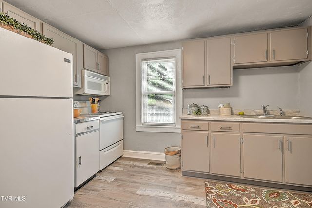 2020 Shelby Street, Bristol, TN 37620
