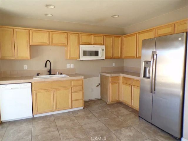 6014 Regino, 29 Palms, CA 92277