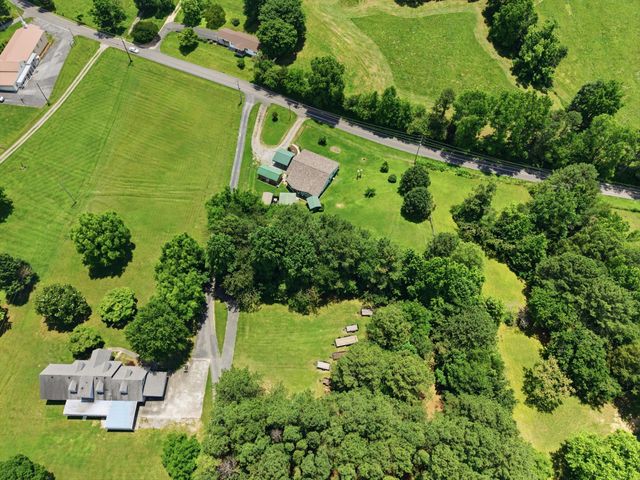 2588 Garretts Chapel Road, Chickamauga, GA 30707
