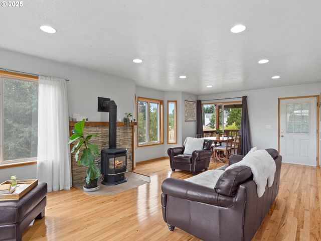 34603 Se JARL Rd, Boring, OR 97009