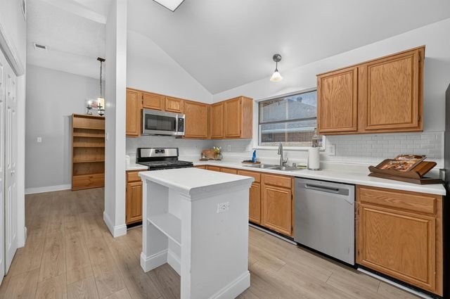 2103 Meadowview Drive, Corinth, TX 76210