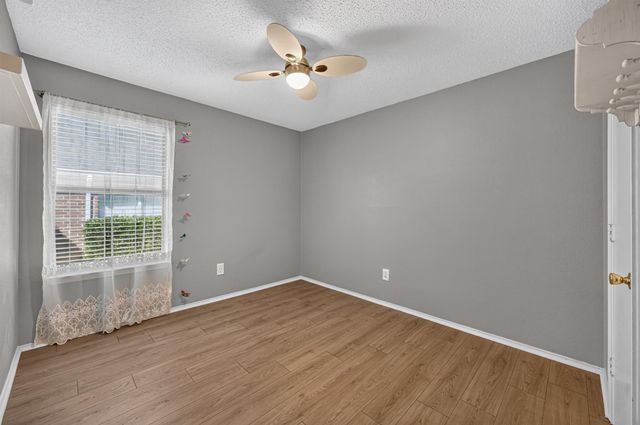 2103 Meadowview Drive, Corinth, TX 76210