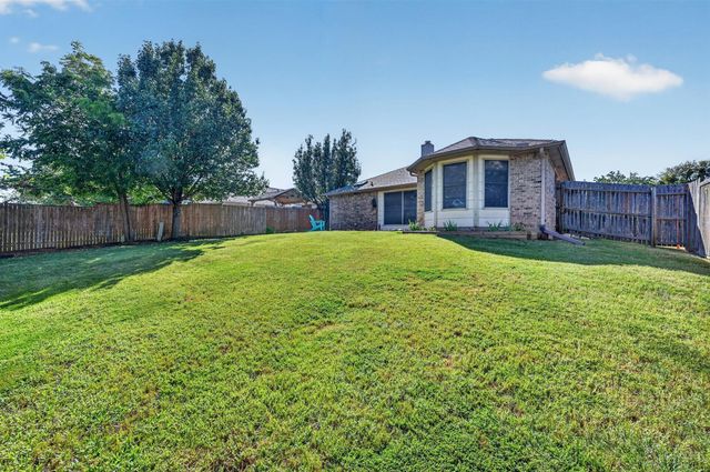 2103 Meadowview Drive, Corinth, TX 76210