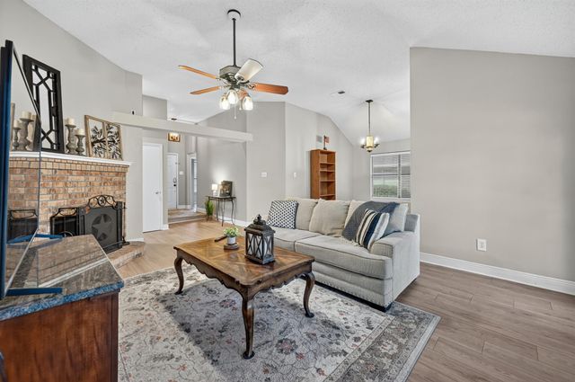2103 Meadowview Drive, Corinth, TX 76210