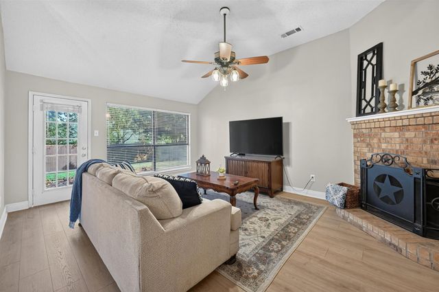 2103 Meadowview Drive, Corinth, TX 76210