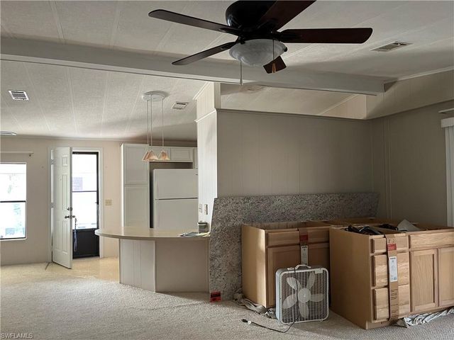 65 Sunset CIR, North Fort Myers, FL 33903