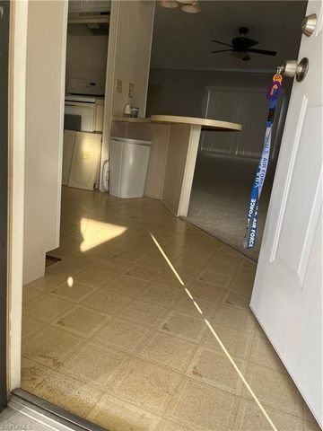 65 Sunset CIR, North Fort Myers, FL 33903