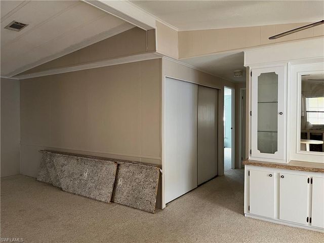 65 Sunset CIR, North Fort Myers, FL 33903