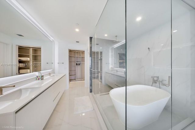 700 NE 24 St 1403, Miami, FL 33137