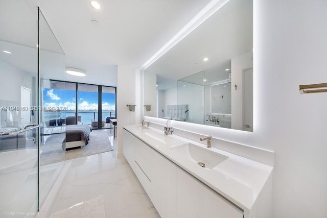 700 NE 24 St 1403, Miami, FL 33137