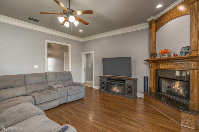 521 Brunswick Gardens, Haughton, LA 71037