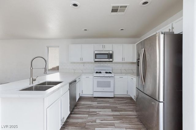 6080 Saint Petersburg Drive, Las Vegas, NV 89142