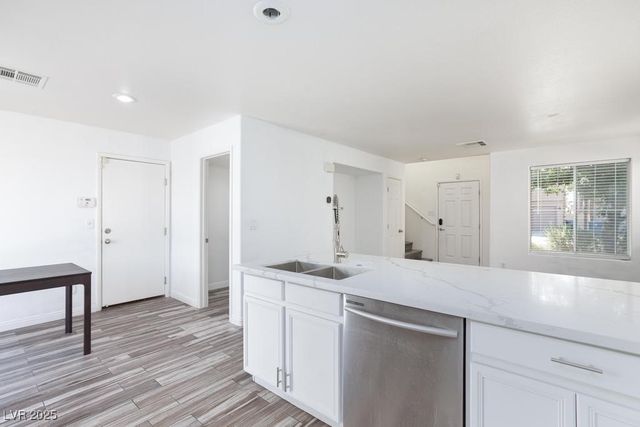 6080 Saint Petersburg Drive, Las Vegas, NV 89142