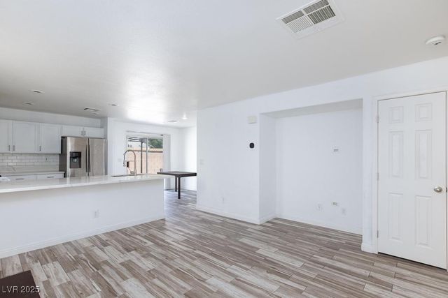 6080 Saint Petersburg Drive, Las Vegas, NV 89142