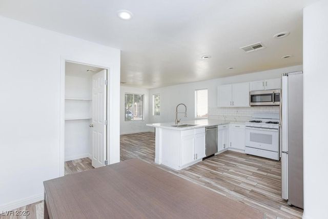 6080 Saint Petersburg Drive, Las Vegas, NV 89142