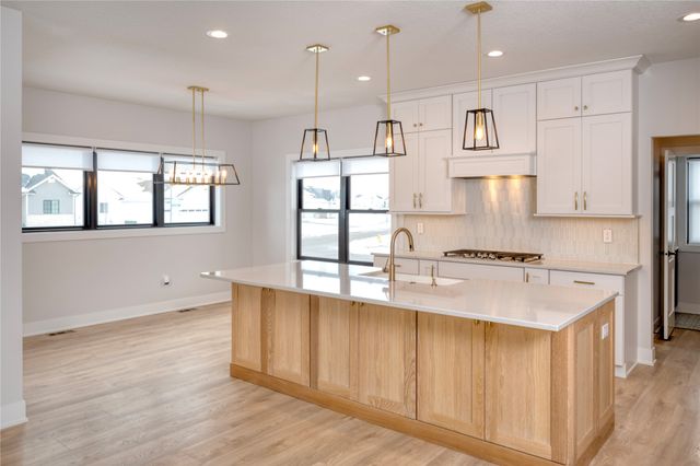 5204 149th Street, Urbandale, IA 50323