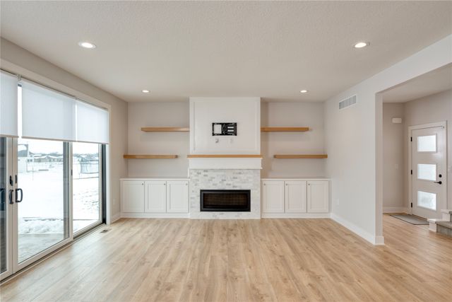 5204 149th Street, Urbandale, IA 50323