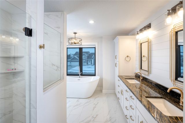 5204 149th Street, Urbandale, IA 50323