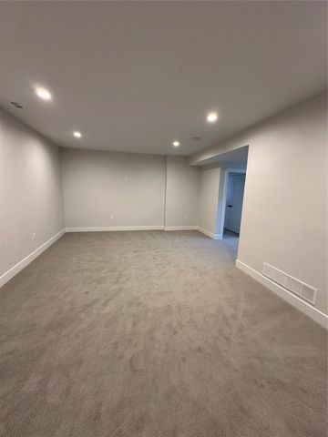 5204 149th Street, Urbandale, IA 50323