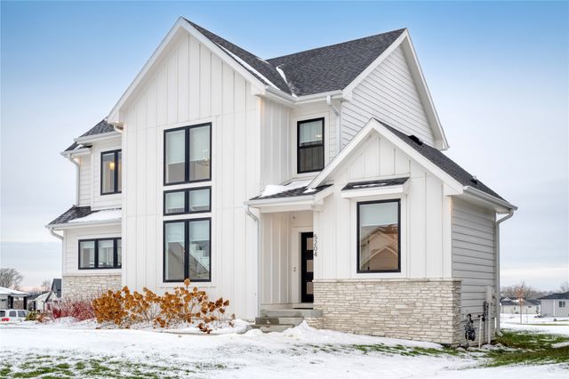 5204 149th Street, Urbandale, IA 50323