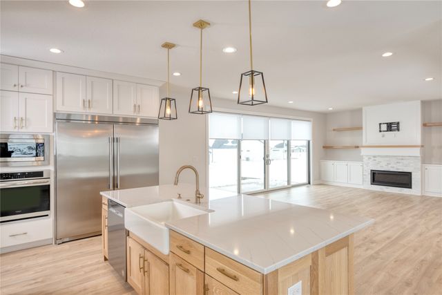 5204 149th Street, Urbandale, IA 50323