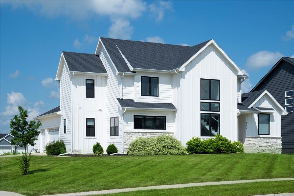 5204 149th Street, Urbandale, IA 50323