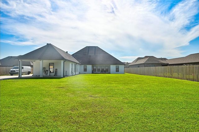 215 Olivia Drive, Thibodaux, LA 70301