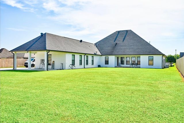 215 Olivia Drive, Thibodaux, LA 70301