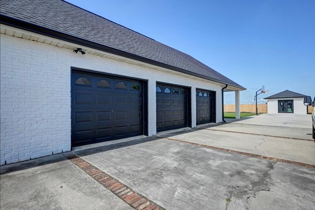 215 Olivia Drive, Thibodaux, LA 70301