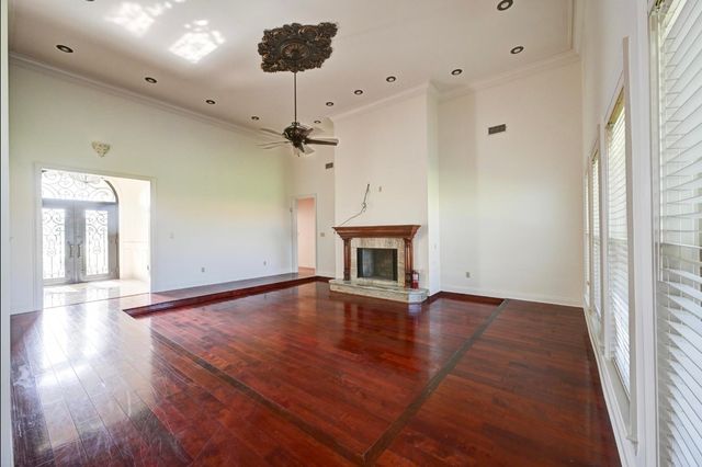 215 Olivia Drive, Thibodaux, LA 70301