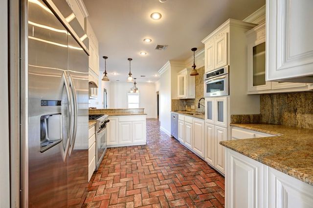 215 Olivia Drive, Thibodaux, LA 70301