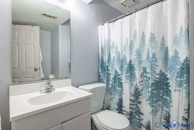 1329 Wadsworth Dr, Chesterfield, VA 23236