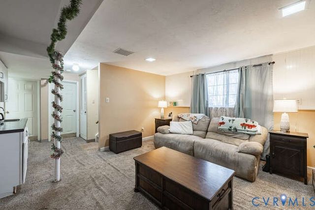 1329 Wadsworth Dr, Chesterfield, VA 23236