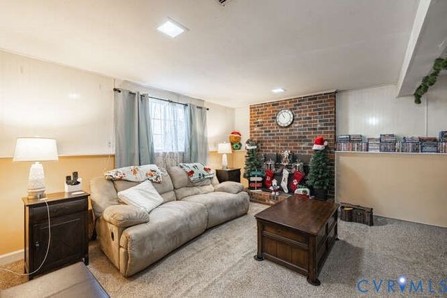 1329 Wadsworth Dr, Chesterfield, VA 23236