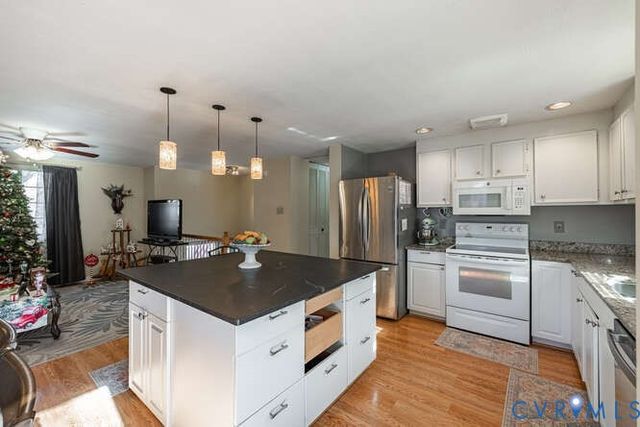 1329 Wadsworth Dr, Chesterfield, VA 23236