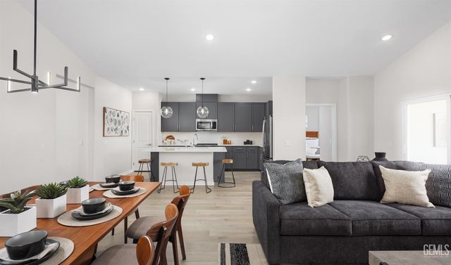 7619 Rizzuto Street, Bakersfield, CA 93313