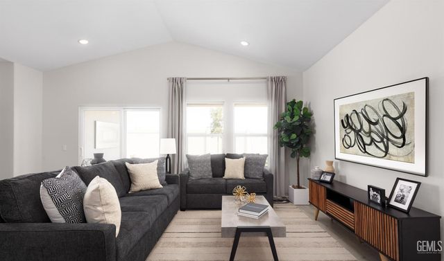 7619 Rizzuto Street, Bakersfield, CA 93313