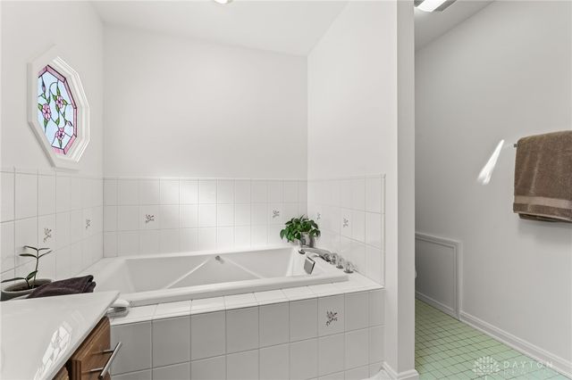 2260 Vienna Parkway, Dayton, OH 45459