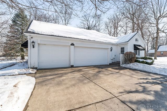 2260 Vienna Parkway, Dayton, OH 45459