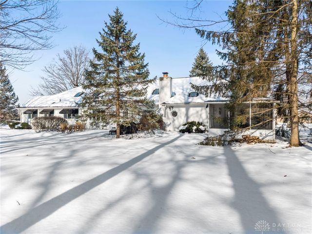 2260 Vienna Parkway, Dayton, OH 45459