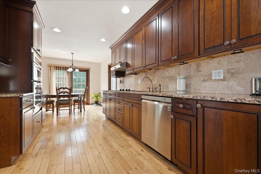 244 Neptune Avenue, West Babylon, NY 11704 — photo 4