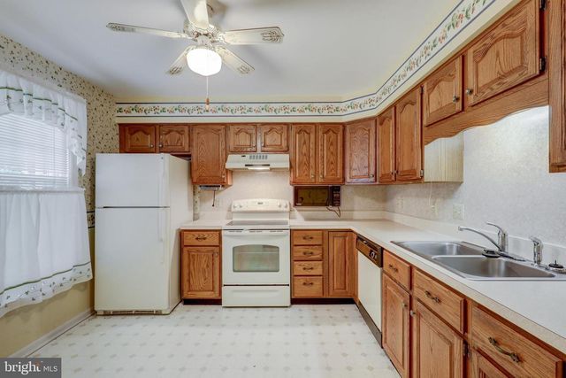 68 ASHLEA VILLAGE, New Holland, PA 17557