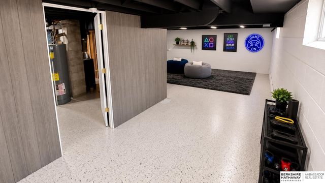 7452 Rogers Road, Omaha, NE 68124
