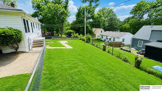 7452 Rogers Road, Omaha, NE 68124