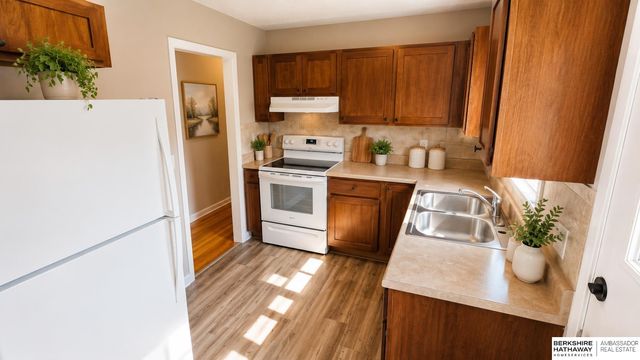 7452 Rogers Road, Omaha, NE 68124